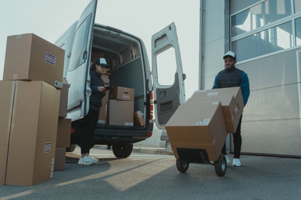 PACKAGE TRACKING BUSINESS MODEL
